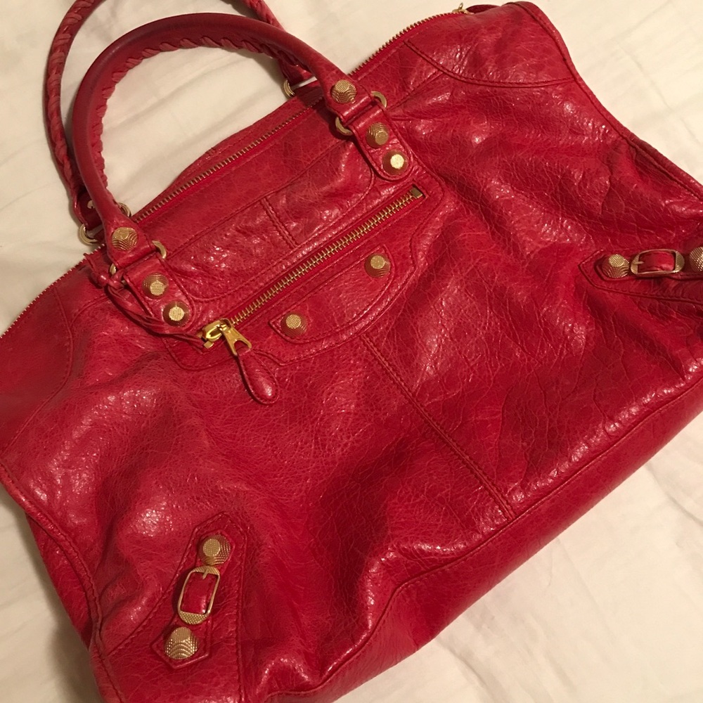 Balenciaga ( Authentic )